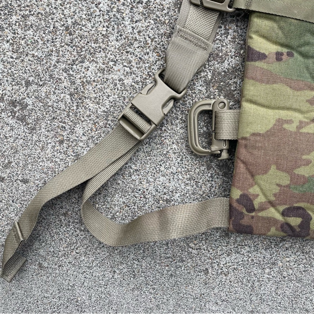 Skilcraft Molle II Hydration System Carrier - Picture 10 of 16